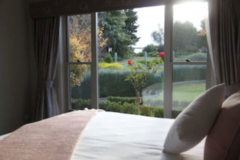 BEL MIREN ESSINGTON - Accommodation Melbourne 0