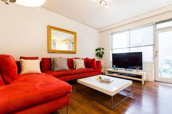 SELENA, 2BDR South Yarra Apartment - Accommodation Melbourne 0