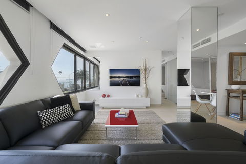 ELAINE, 2BDR St.Kilda Apartment - Accommodation Melbourne 1