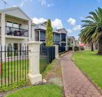 Port Adelaide Harbourside Home - Accommodation Melbourne