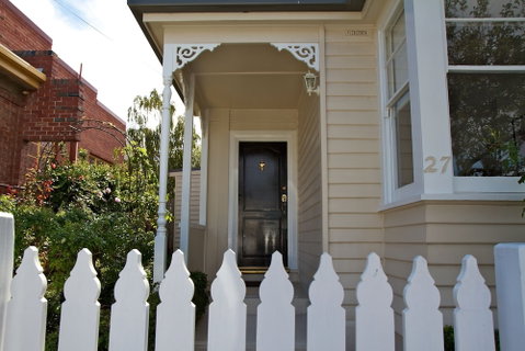 Strahan House - Accommodation Melbourne 0