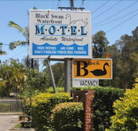 Black Swan Waterfront Motel Not Suitable for Children - Accommodation Melbourne