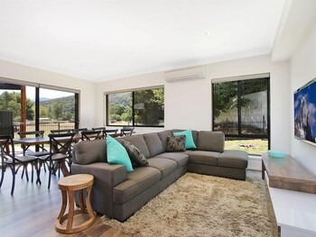 Alpine Knights Stylish Luxury - Accommodation Melbourne 1