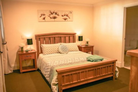 Oak Tree Cottage - Mundaring - Accommodation Melbourne 0