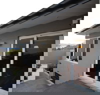 Sunny Sandy Bay Apartment - Accommodation Melbourne