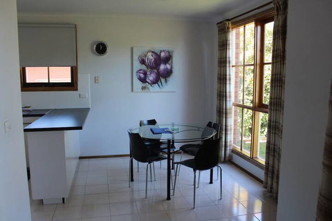 East Doncaster At Tunstall - Accommodation Melbourne 6