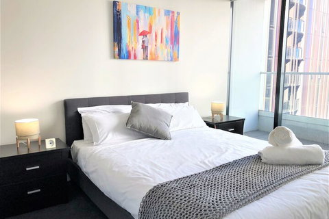 Ready Set On Coventry - Accommodation Melbourne 3