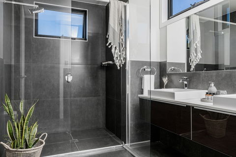 A PERFECT STAY - Catalina's - Accommodation Melbourne 5