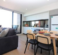 Queen of Northcote Views Rejuvenate Stays - Accommodation Melbourne