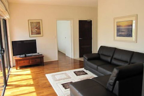 3, 2-4 Warley By The Sea - Accommodation Melbourne 0