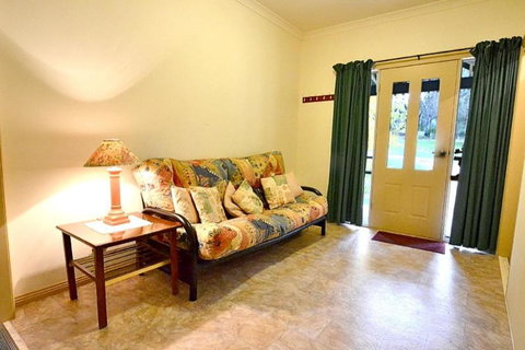 Camellia Lodge - Accommodation Melbourne 4