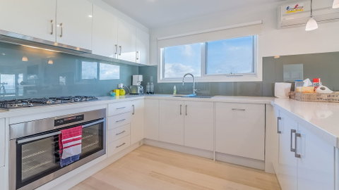 7 Graydens With Views In Ventnor - Accommodation Melbourne 3