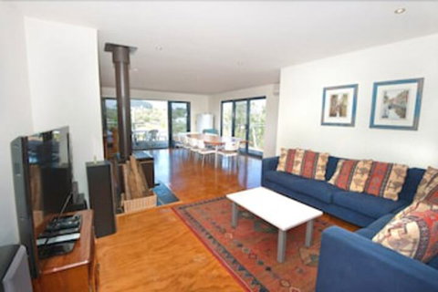 Via Nuova - Accommodation Melbourne 0