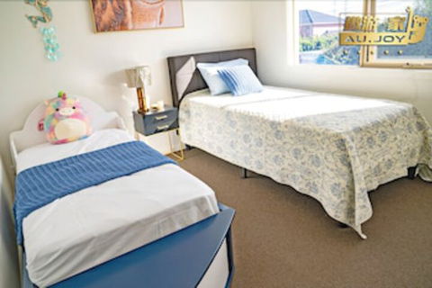AUJOY 4 Bed Townhouse Glen Waverley - Accommodation Melbourne 5