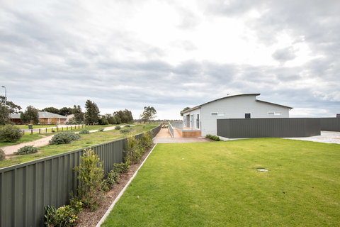 Wellington Lake Retreat - Accommodation Melbourne 0