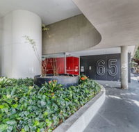 Modern city central pool sauna spa wifi - Accommodation Melbourne