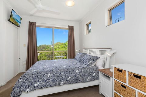 BEACH BLISS LUXURIOUS APARTMENT With POOL - Accommodation Melbourne 5