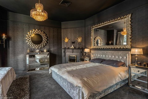 Celestial Suite - Accommodation Melbourne 4