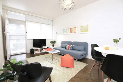 Apartment2c Lennox 1 - Accommodation Melbourne 0