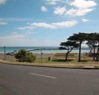 Portarlington Holiday Units  Pool - Accommodation Melbourne