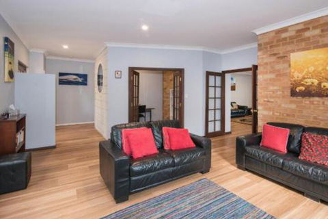 Family Friendly Holiday Haven - Accommodation Melbourne 5