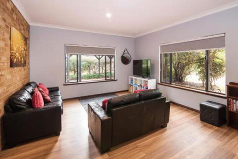 Family Friendly Holiday Haven - Accommodation Melbourne 7