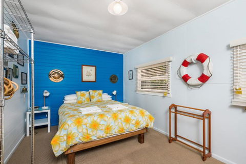 A SWEET ESCAPE Beachcombers Cottage Beachfront - Accommodation Melbourne 4