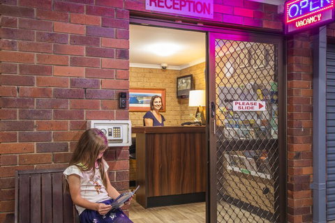 Coast Inn Motel - Accommodation Melbourne 2