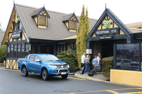 Olde Tudor Hotel - Accommodation Melbourne 3