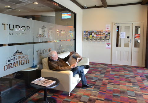 Olde Tudor Hotel - Accommodation Melbourne 6