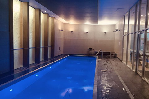 Luxury Apartment With View - Accommodation Melbourne 3