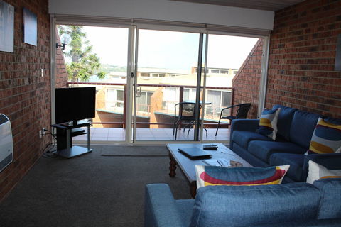 Pacific Heights Holiday Apartments & Munn's Tower House - Accommodation Melbourne 1