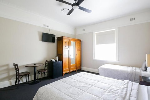 Hotel Gosford - Accommodation Melbourne 2