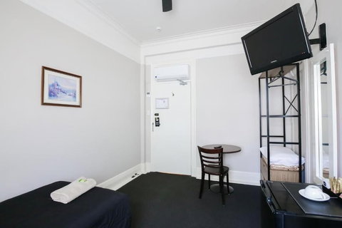Hotel Gosford - Accommodation Melbourne 5