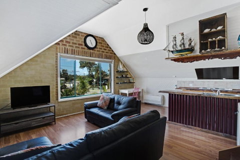 Salt Wood Cabin Style Retreat - Accommodation Melbourne 3