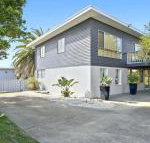 Middle Sea perfect for two families - Accommodation Melbourne