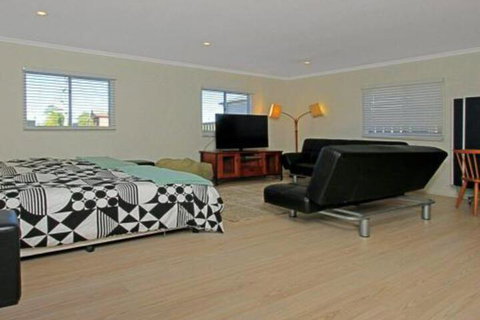 Culburra Getaway Close To Beach & Lake - Accommodation Melbourne 2