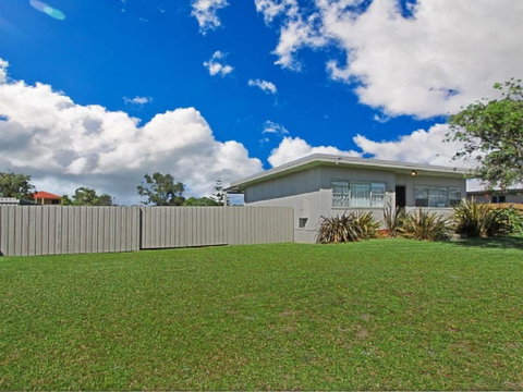 Summer Breeze Clean & Simple 200m To Beach - Accommodation Melbourne 7