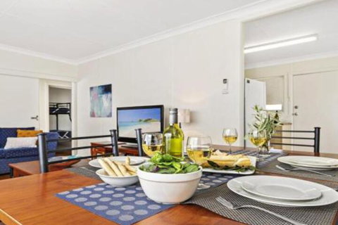 Summer Breeze Clean & Simple 200m To Beach - Accommodation Melbourne 0