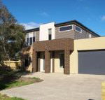 Modern Beachside 5 Bedrooms - Accommodation Melbourne