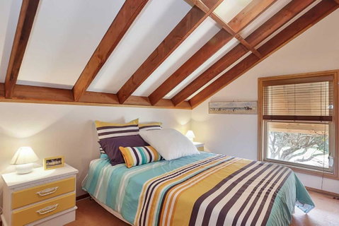 Birubi Beach House 14 Campbell Avenue Fantastic House & Close To The Surf Beach - Accommodation Melbourne 6