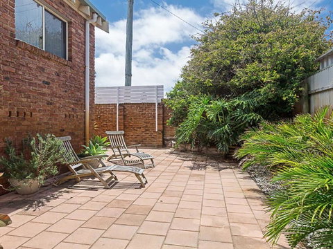 Birubi Beach House 14 Campbell Avenue Fantastic House & Close To The Surf Beach - Accommodation Melbourne 3
