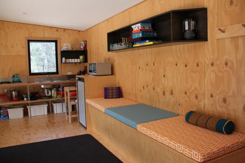 BAY Of FIRES ECO HUT Off Grid Experience At Binalong Bay - Accommodation Melbourne 6