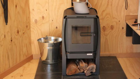 BAY Of FIRES ECO HUT Off Grid Experience At Binalong Bay - Accommodation Melbourne 5