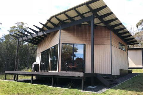BAY Of FIRES ECO HUT Off Grid Experience At Binalong Bay - Accommodation Melbourne 2