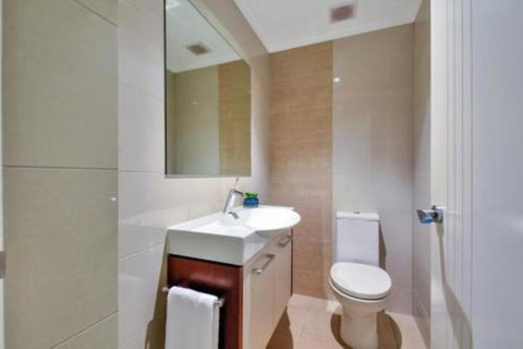Oceana Darwin Central Oceanfront 3 Bedroom 2 Lounge Room Pool Gym Tennis Court Sleeps 9 - Accommodation Melbourne 5