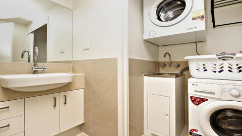 Amalfi Unit 11 Above All Else 50 King Street - Accommodation Melbourne 4