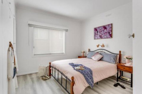 A Wave From It All - Accommodation Melbourne 0
