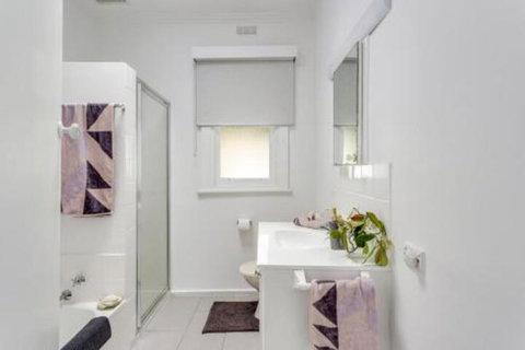 A Wave From It All - Accommodation Melbourne 4
