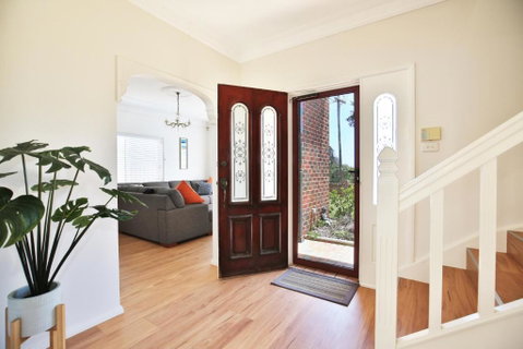 The Crescent Pet Friendly 1 Min To Beach - Accommodation Melbourne 3